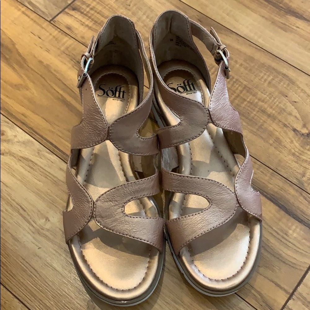 Sofft rose gold sandals